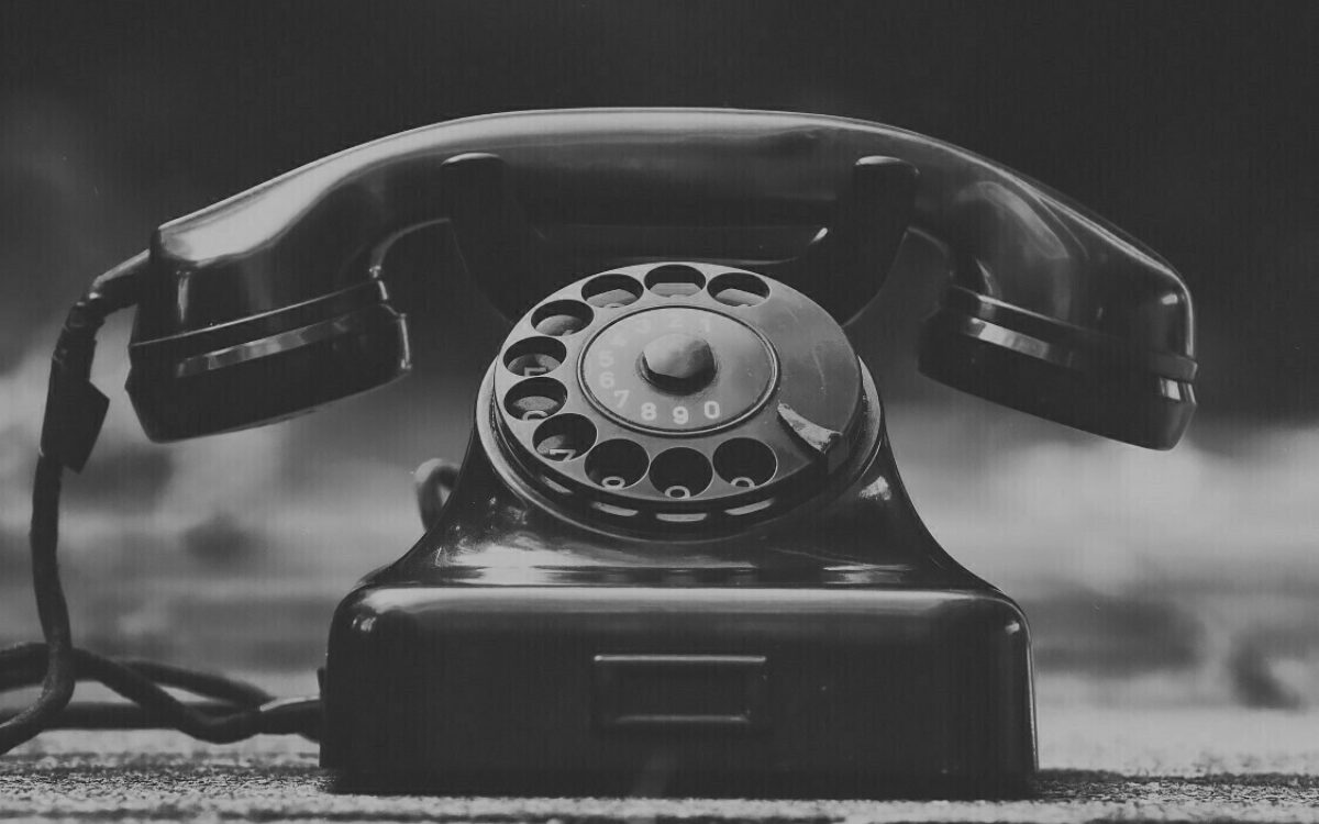 Ein schwarzes telefon retro FH Web Ein schwarzes telefon retro FH Web